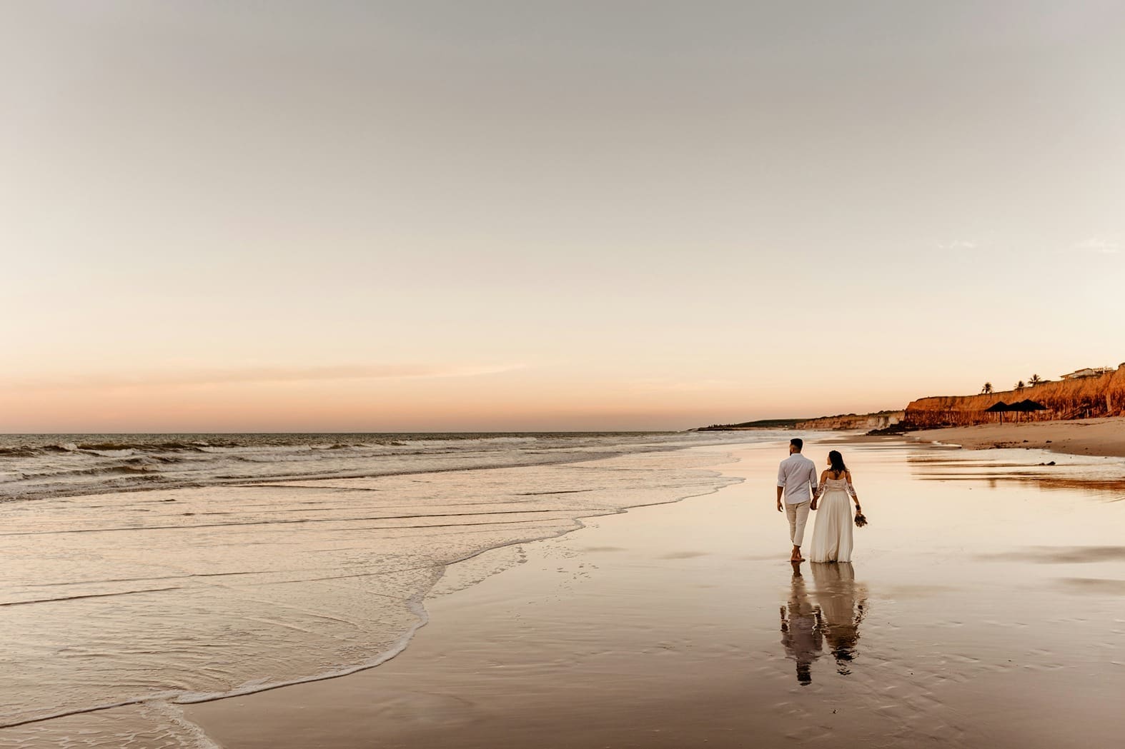 do travel agents charge a fee for destination weddings